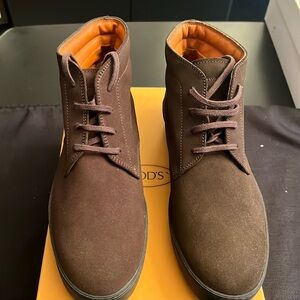Tods Brown Suede Boots